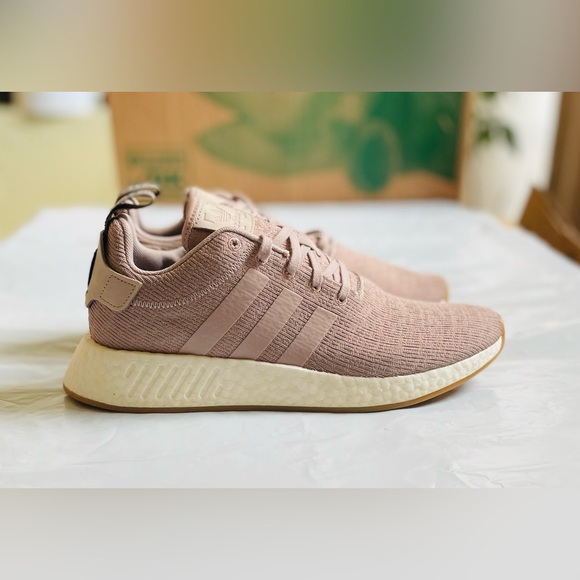 Adidas NMD_R2 sans new in original box